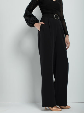Square-button trousers